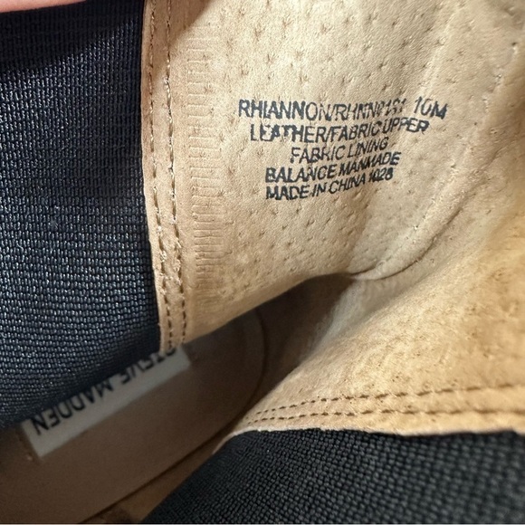 NEW Steve Madden Rhiannon Chelsea Tan Suede Block Heel Ankle Boots #370 - Picture 4 of 12